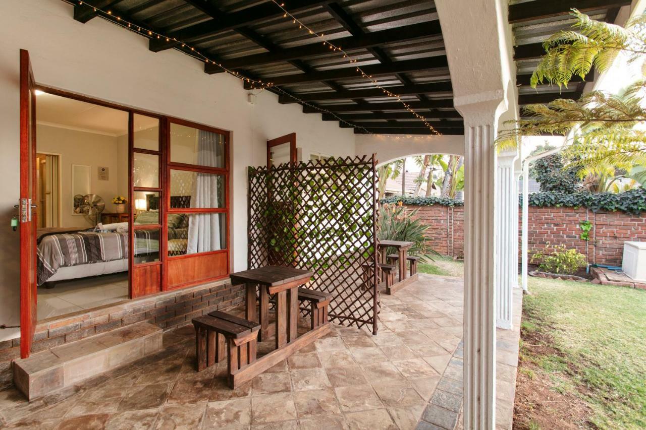 Nhà riêng 200 m² 1 phòng ngủ, 2 phòng tắm riêng ở Garsfontein Pretoria Ngoại thất bức ảnh